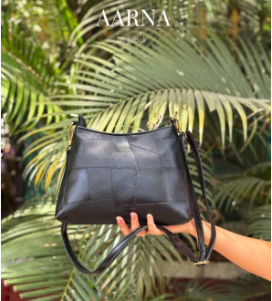 Aarna Sling Black