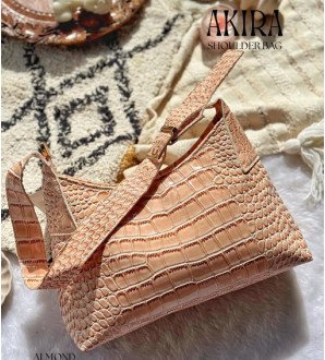 Akira Shoulder Bag Almond