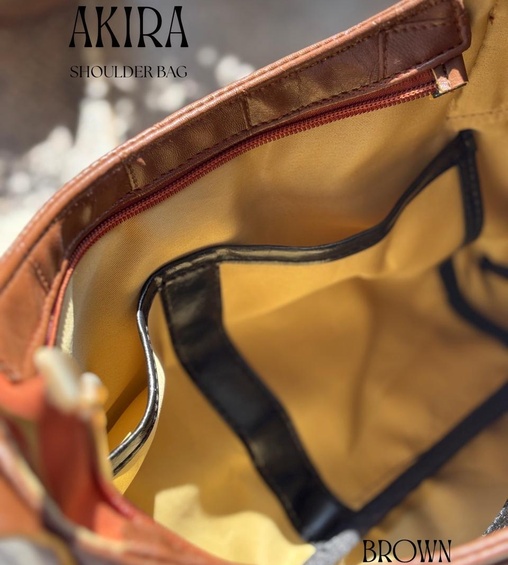 Akira Shoulder Bag Brown