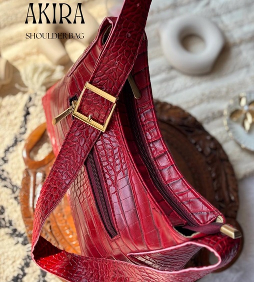 Akira Shoulder Bag Red