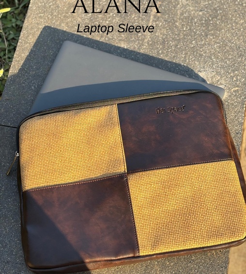 Alana Laptop Sleeve Beige