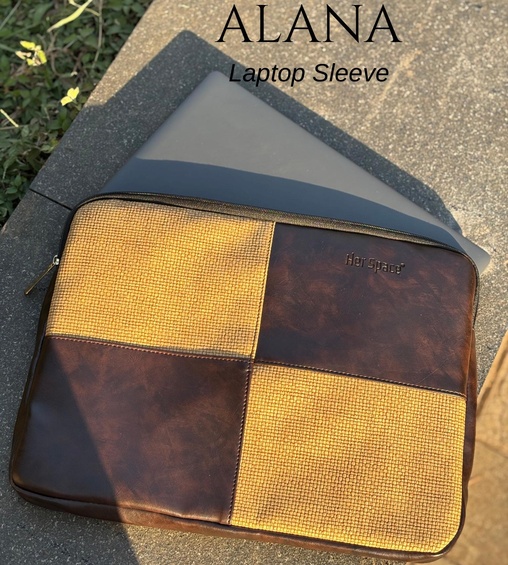 Alana Laptop Sleeve Beige