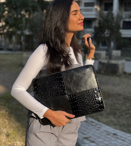 Alana Laptop Sleeve Croco Black