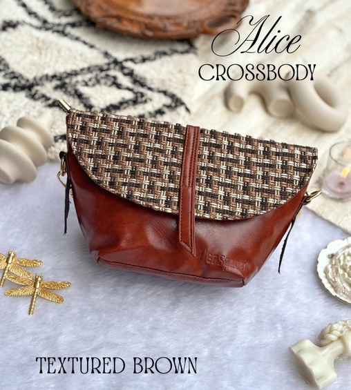 Alice Crossbody Textured Brown Alice Crossbody Textured Brown