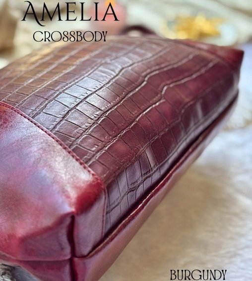 Amelia Crossbody Burgundy