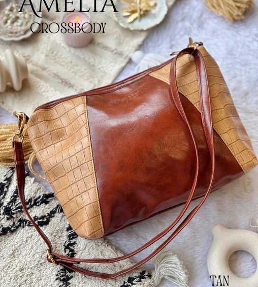 Amelia Crossbody Tan