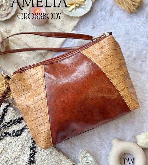 Amelia Crossbody Tan