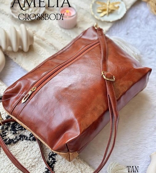 Amelia Crossbody Tan