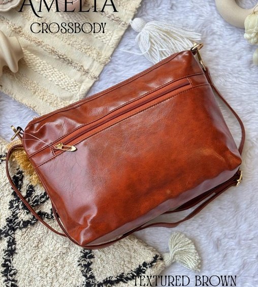 Amelia Crossbody Textured Brown