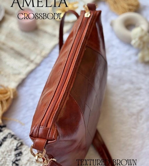 Amelia Crossbody Textured Brown