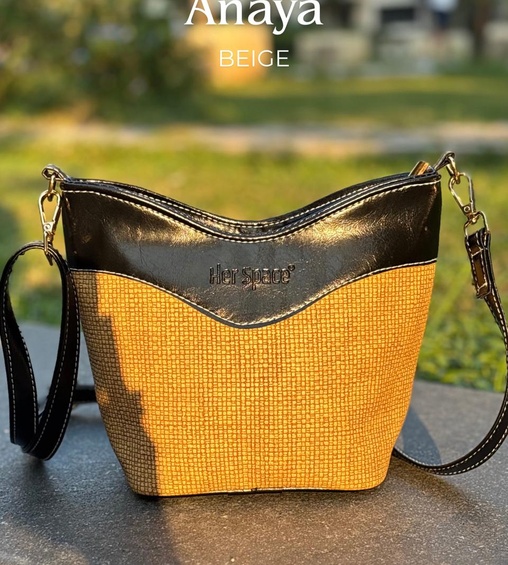 Anaya Crossbody Beige