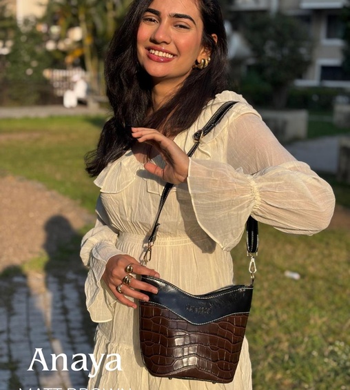 Anaya Crossbody Matte Brown