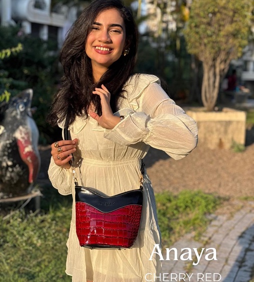 Anaya Crossbody Cherry Red