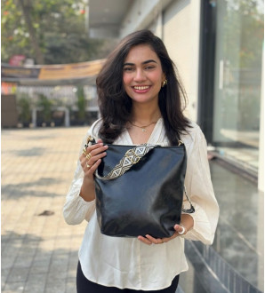 Around Town Crossbody Black