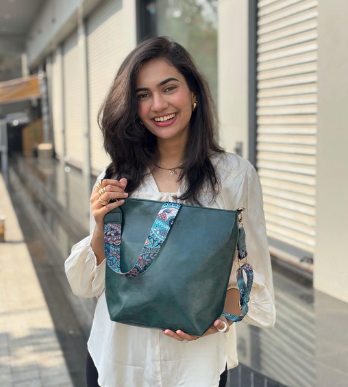 Around Town Crossbody Bottle Green