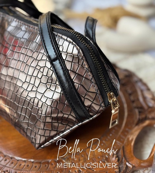 Bella Pouch Metallic Silver