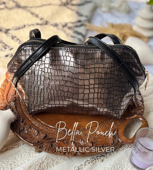 Bella Pouch Metallic Silver