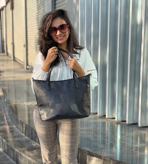 Christie Matte Black