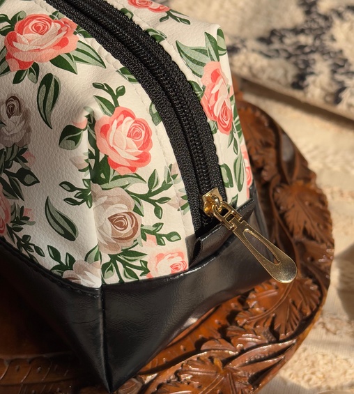 Chunky Box Pouch White with Roses