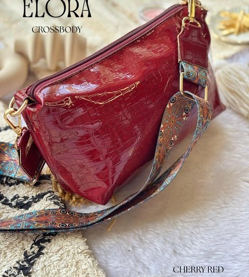 Elora Crossbody Cherry Red Elora Crossbody Cherry Red