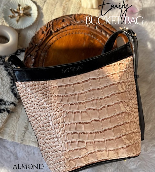 Emily Bucket Bag Almond Emily Bucket Bag Almond