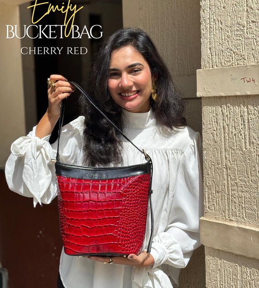 Emily Bucket Bag Cherry Red