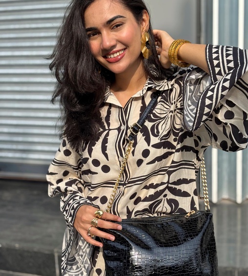 Golden Chain Sling Black