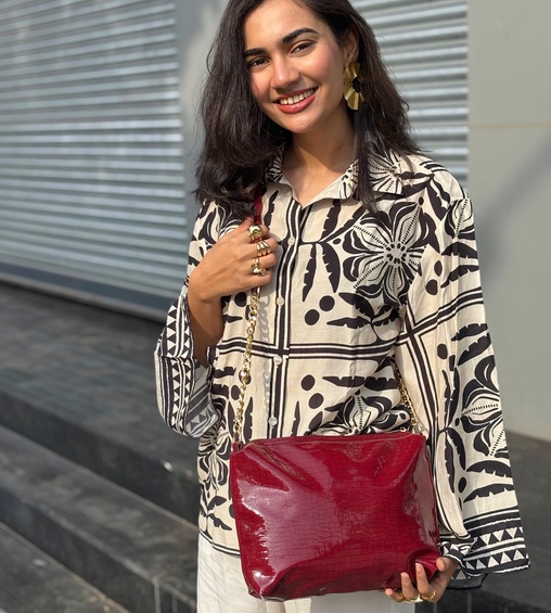 Golden Chain Sling Cherry Red