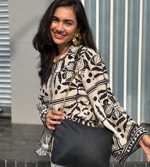 Golden Chain Sling Matte Black