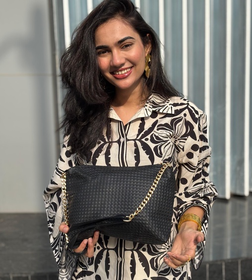 Golden Chain Sling Matte Black