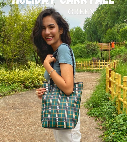 Holiday Carry All Green