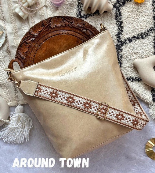 Around Town Crossbody Beige