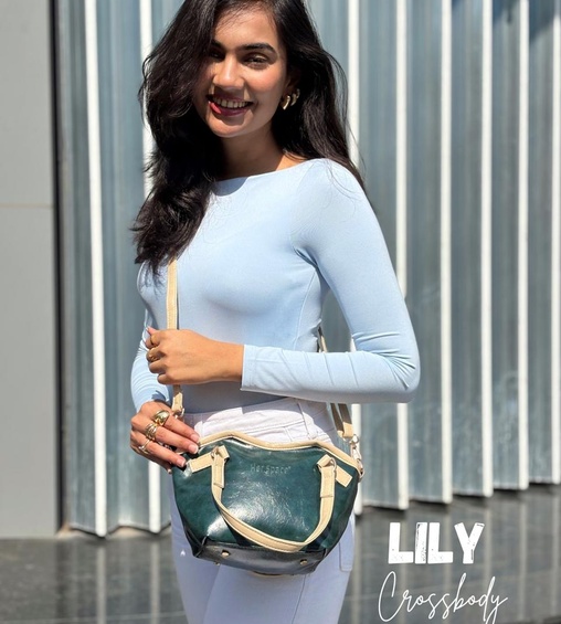 Lily Sling Bottle Green