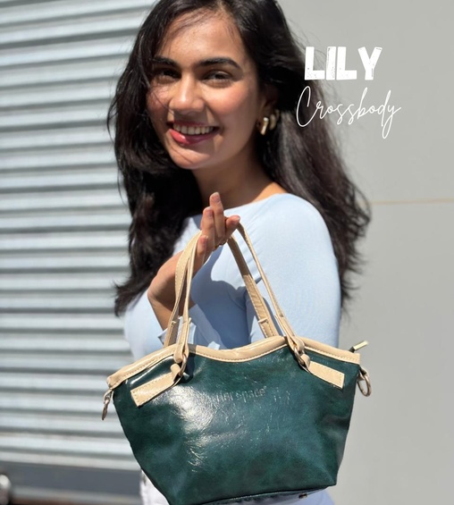 Lily Sling Bottle Green