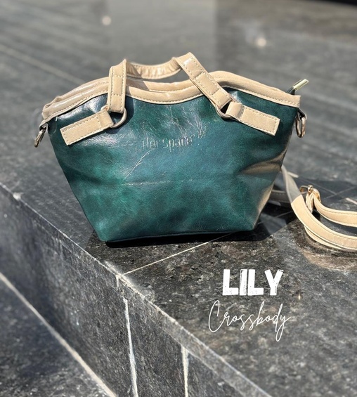 Lily Sling Bottle Green
