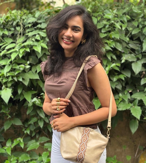 Noor Sling Bag Beige