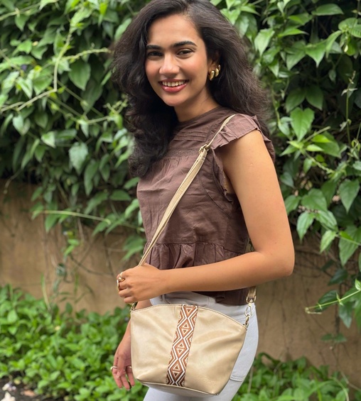 Noor Sling Bag Beige