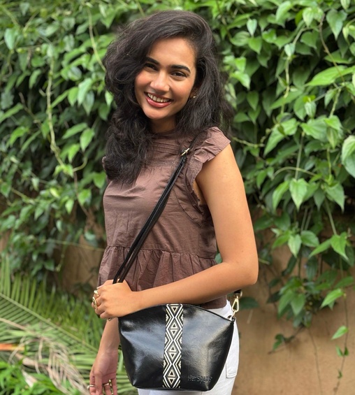 Noor Sling Bag Black