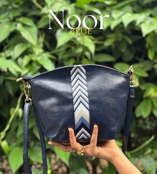 Noor Sling Bag Blue