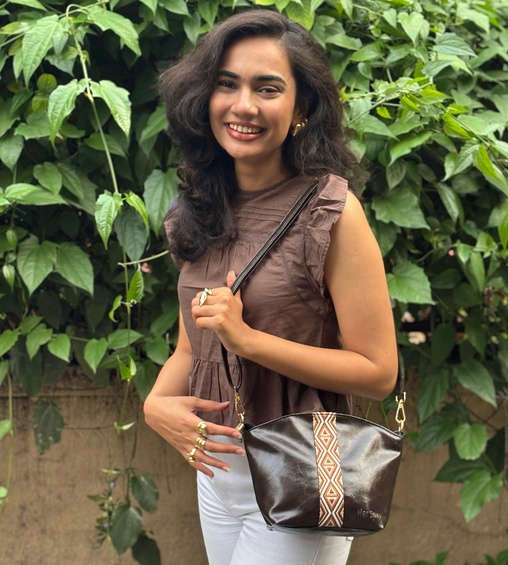 Noor Sling Bag Dark Brown