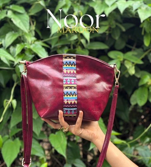Noor Sling Bag Maroon
