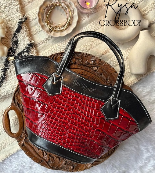 Rysa Crossbody Cherry Red